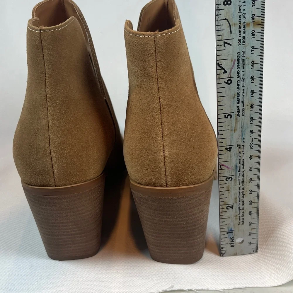 Lisa Vicky Kicky Saddle Brown Suede Ankle Booties 11M NIB